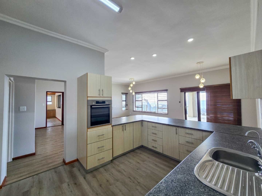 5 Bedroom Property for Sale in Jongensfontein Western Cape